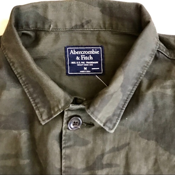 Abercrombie & Fitch Camouflage Button Front Shirt - Picture 2 of 7